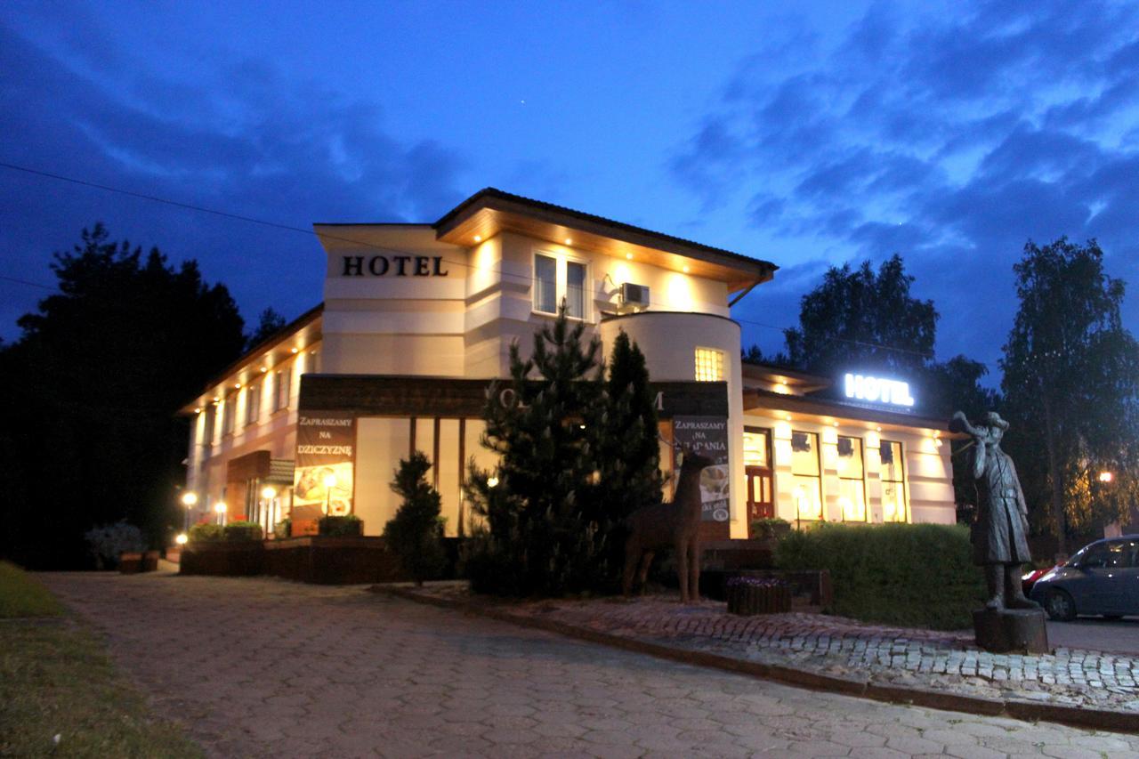 Hotel Pod Jeleniem Tuchola Exterior photo